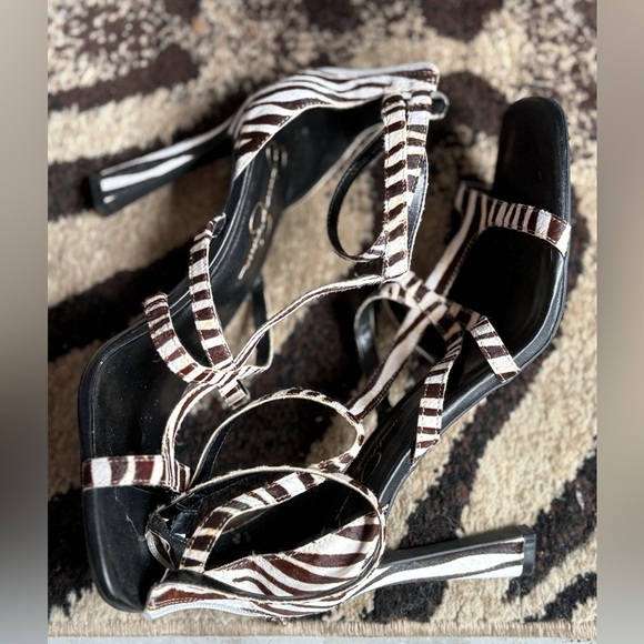Jessica Simpson Zebra Print Women's Sandals - Picture 1 of 2